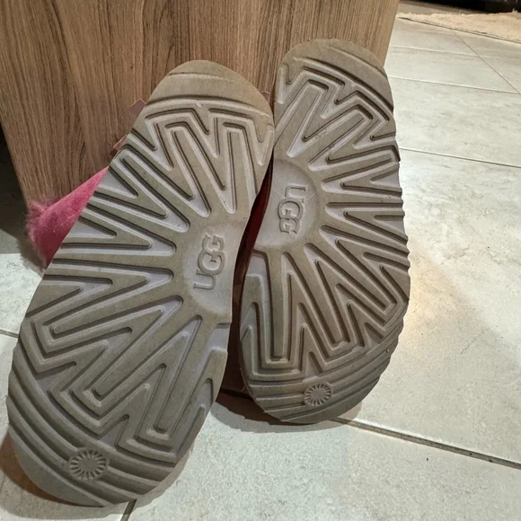 UGG Girls Bailey Bow II 1017394K Pink Round Toe Snow Boots - Size 3 - Picture 8 of 9